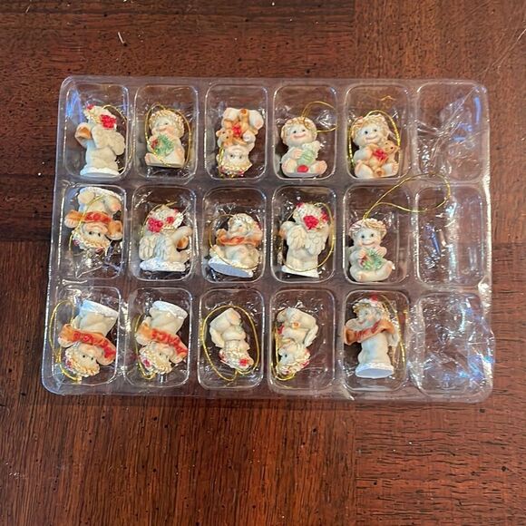 Dreamsicles Cherubs Baby Angels
Set of 15 Christmas Mini Ornaments - Picture 3 of 9